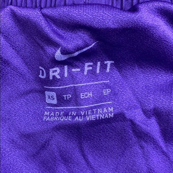 NIKE Women’s running shorts with Dri-Fit Technolog - Picture 13 of 15